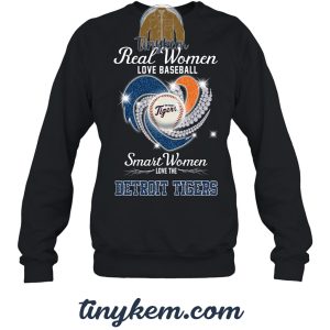 Real Women Love Baseball Smart Women Love The Detroit Tigers Tshirt2B3 musq3