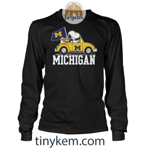 Michigan Wolverines With Snoopy Driving Car Tshirt2B4 J2ol5