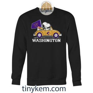 Washington Huskies With Snoopy Driving Car Tshirt2B3 mBnIv