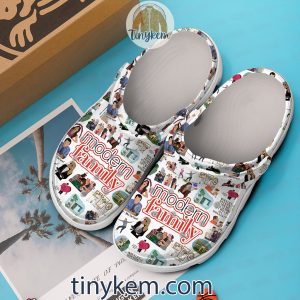 Modern Family Icons Bundle Unisex Clog Crocs2B3 GiXwE