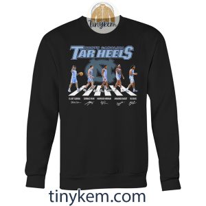 Tar Heels Cadeau Ryan Ingram Bacot and RJ Davis Walking On Abbey Road Shirt2B3 toYbw