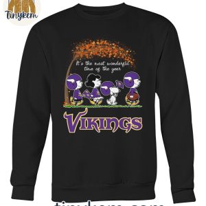 Snoopy Peanuts Minnesota Vikings Fall Is Wonderful Time Of The Years T Shirt 3 dTh5j